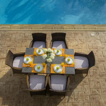 Imagine You And Your Family Renting This Luxury Villa Minutes From The Beach, Protaras Villa 1497 פרוטאראס